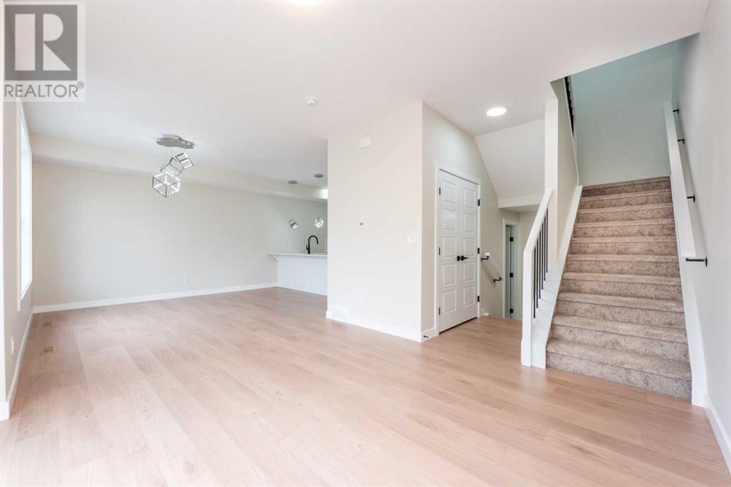 Photo 11 of 93 Sherwood Lane Nw, Calgary AB