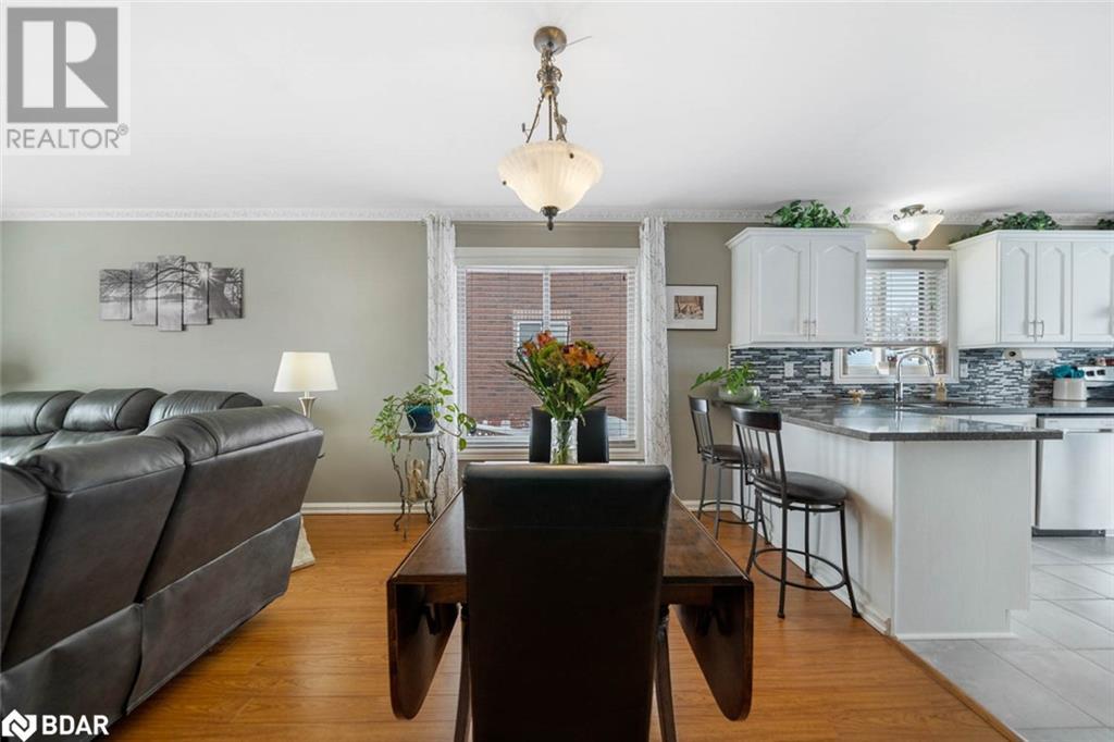 Photo 10 of 220 Livingstone Street E, Barrie ON