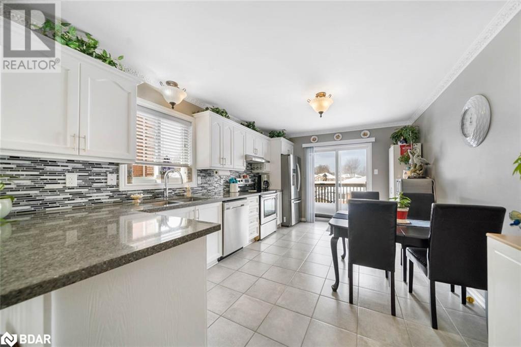 Photo 11 of 220 Livingstone Street E, Barrie ON