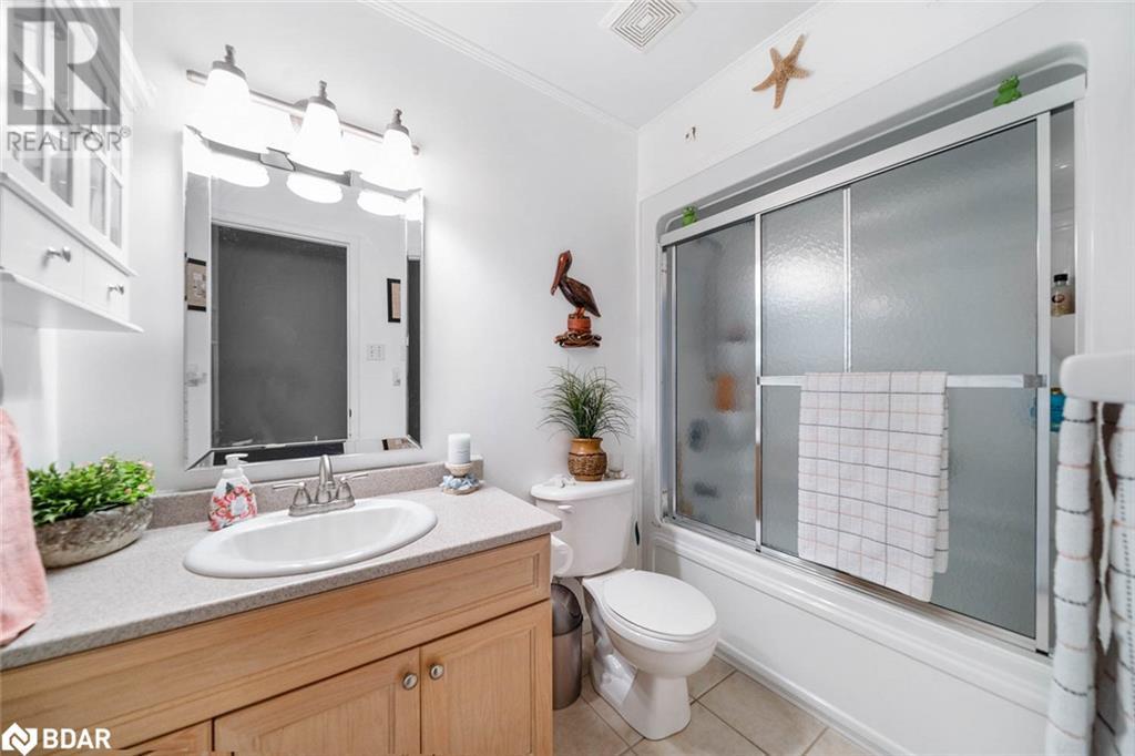 Photo 16 of 220 Livingstone Street E, Barrie ON