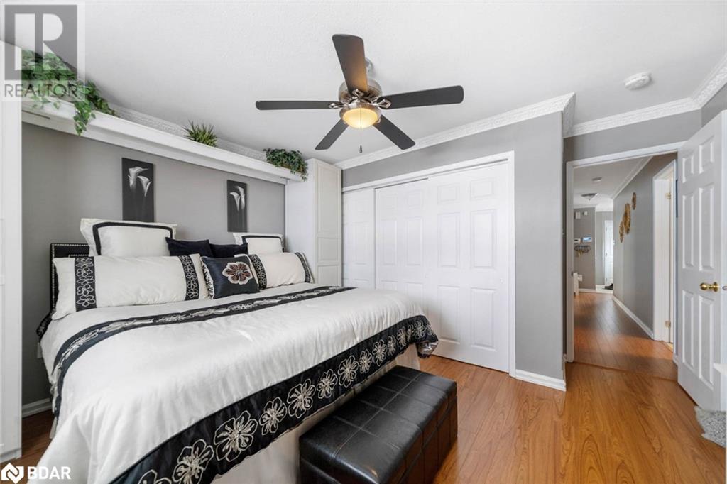 Photo 18 of 220 Livingstone Street E, Barrie ON