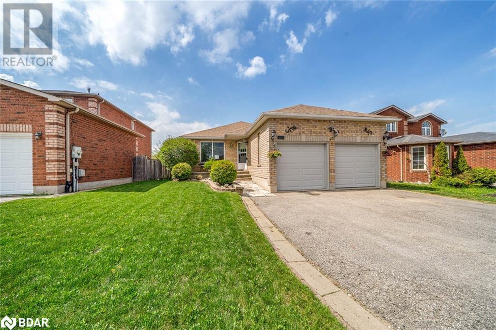 Photo 6 of 220 Livingstone Street E, Barrie ON
