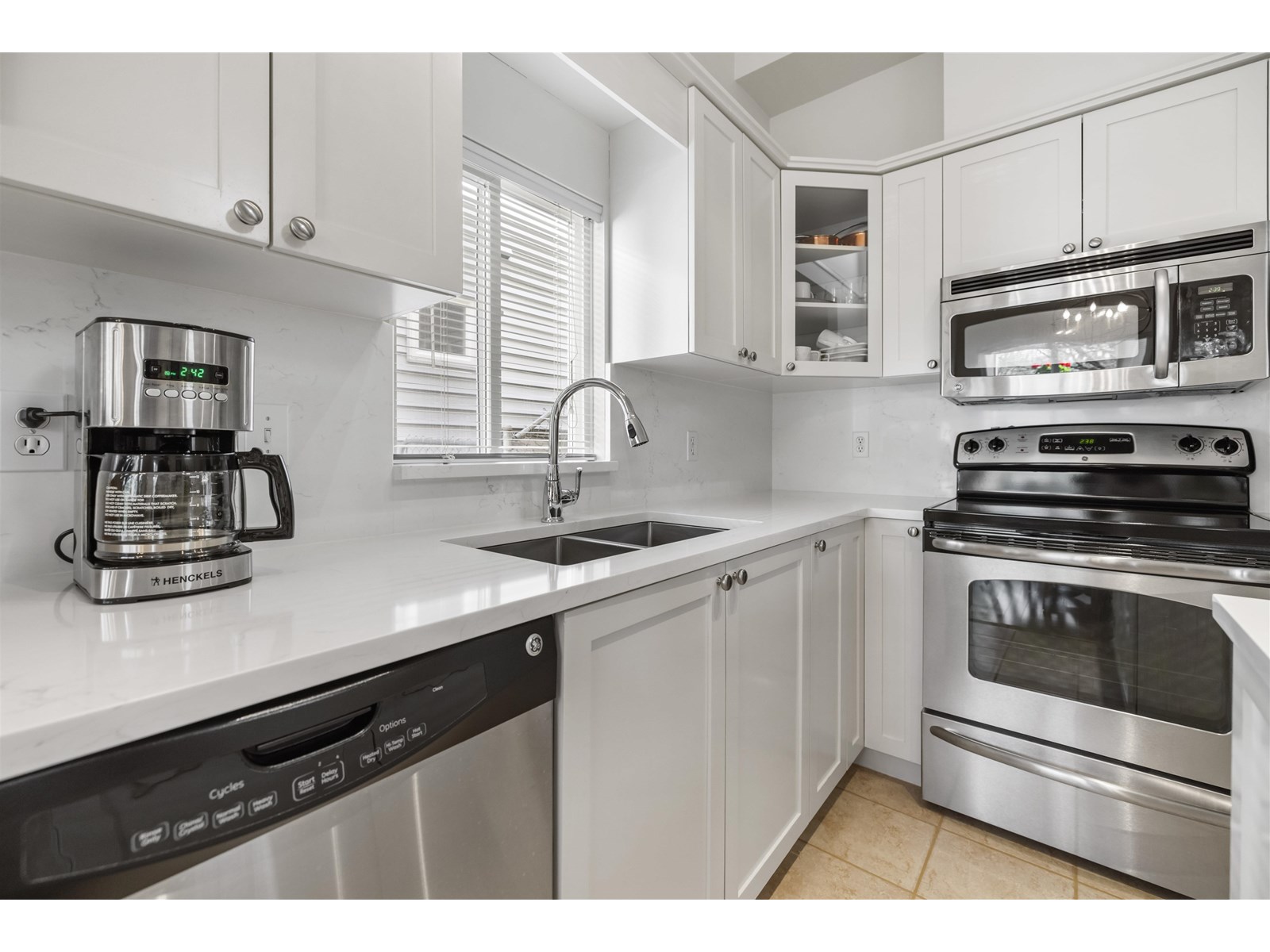 Photo 9 of 8898 216 Street, Langley BC