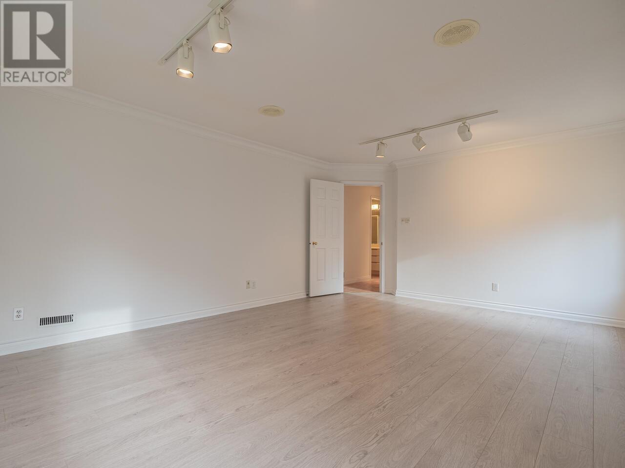 Photo 5 of 65 5380 Smith Drive, Richmond BC