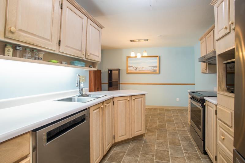Photo 8 of 305 1220 Fir Street, White Rock BC