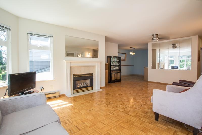 Photo 13 of 305 1220 Fir Street, White Rock BC