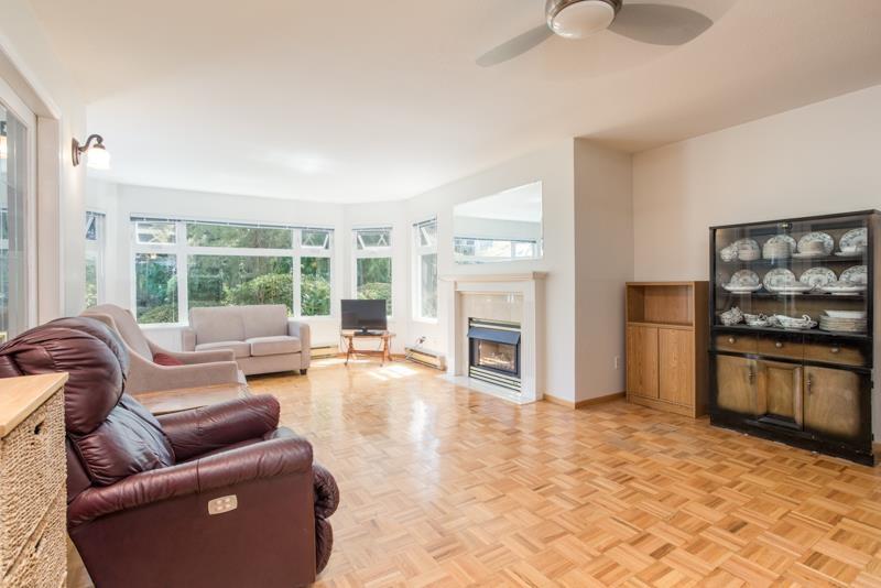 Photo 9 of 305 1220 Fir Street, White Rock BC