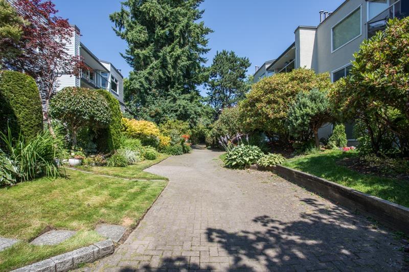 Photo 6 of 305 1220 Fir Street, White Rock BC