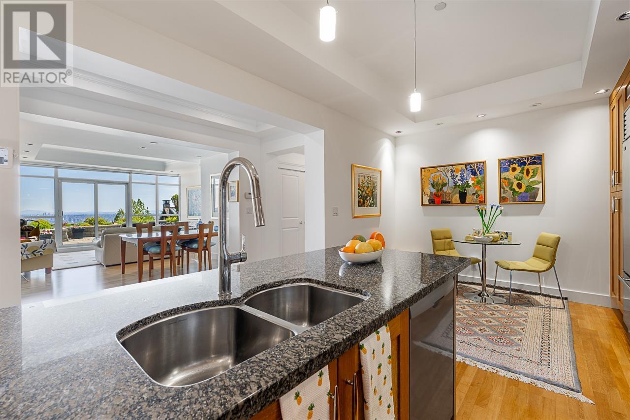 Photo 9 of 103 2210 Chippendale Road, West Vancouver BC