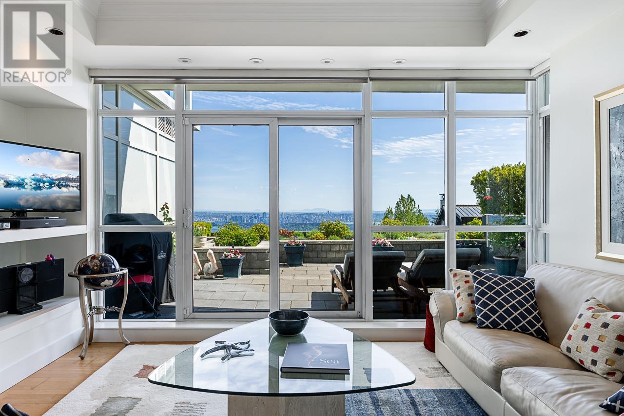 Photo 11 of 103 2210 Chippendale Road, West Vancouver BC