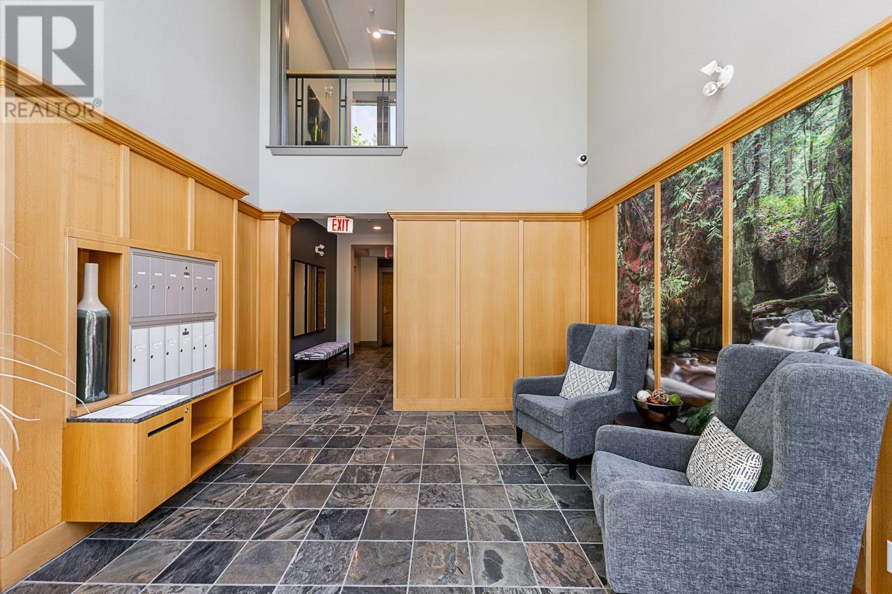 Photo 3 of 103 2210 Chippendale Road, West Vancouver BC