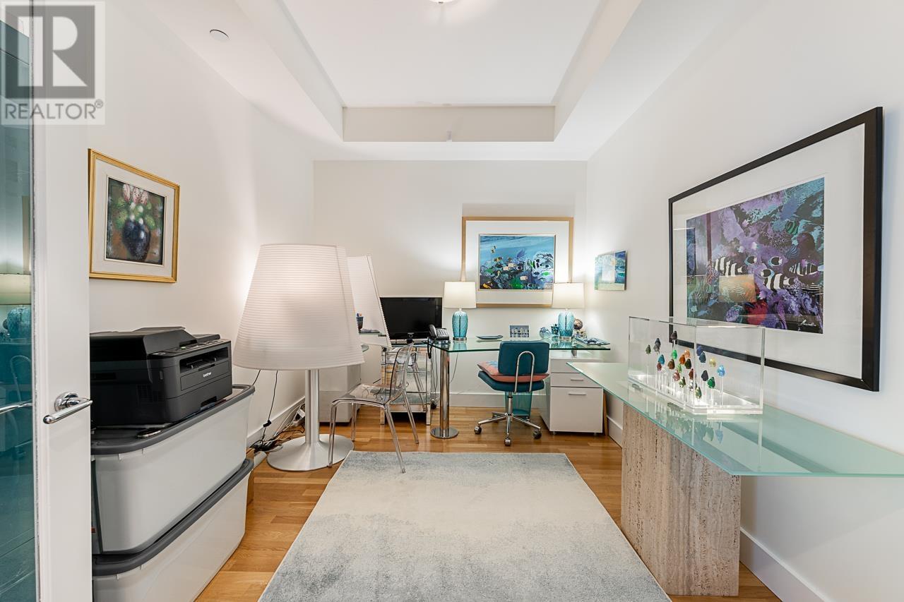 Photo 1 of 103 2210 Chippendale Road, West Vancouver BC