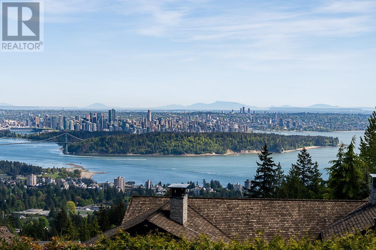 Photo 4 of 103 2210 Chippendale Road, West Vancouver BC