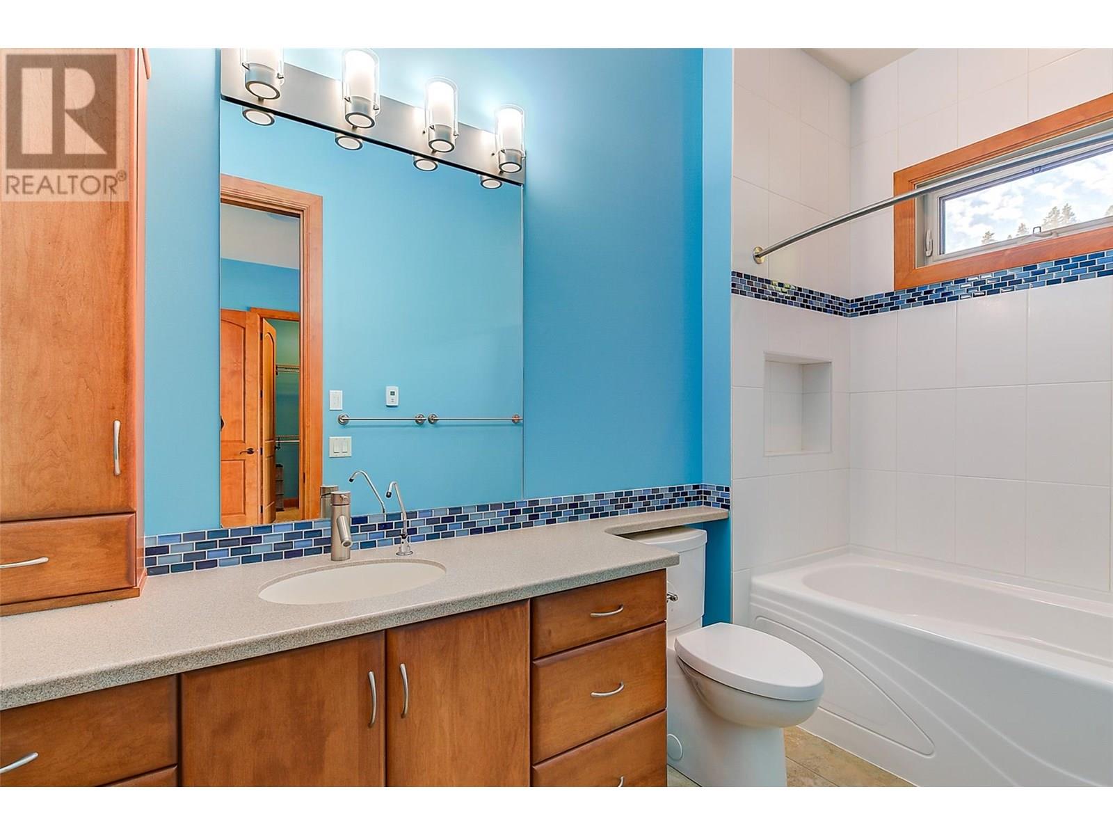  2513 Casa Palmero Drive, West Kelowna