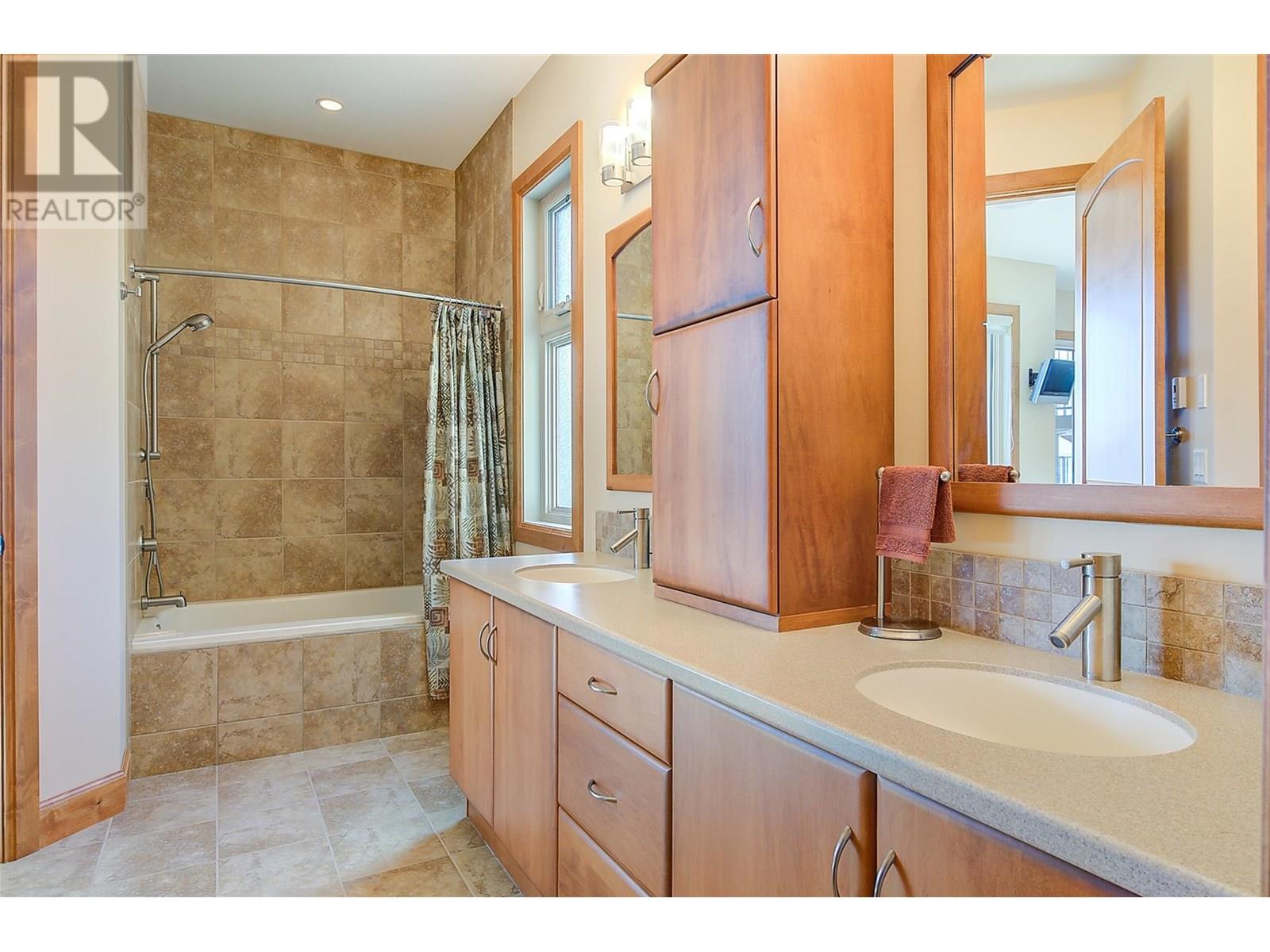  2513 Casa Palmero Drive, West Kelowna
