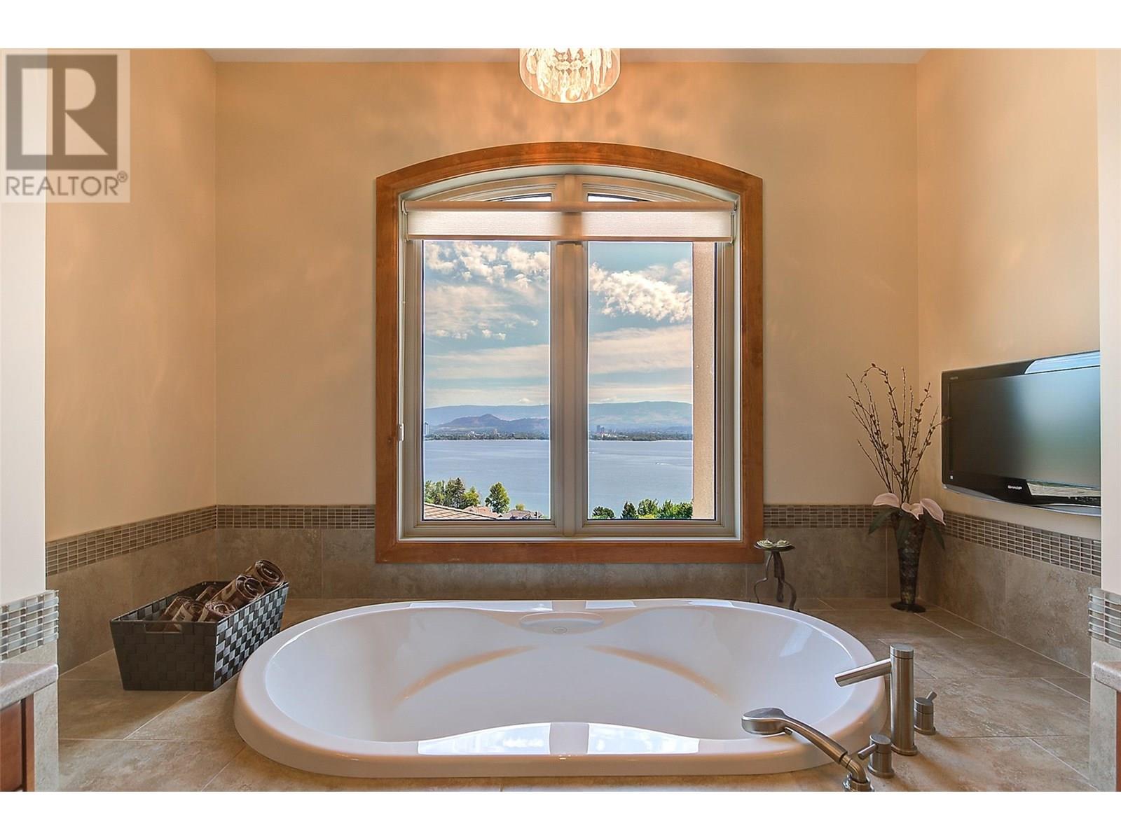  2513 Casa Palmero Drive, West Kelowna