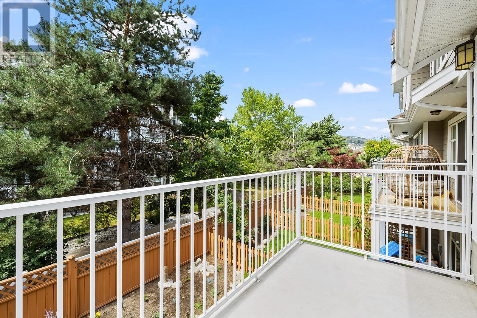 Photo 3 of 1853 Parkview Crescent Unit 4, Kelowna BC