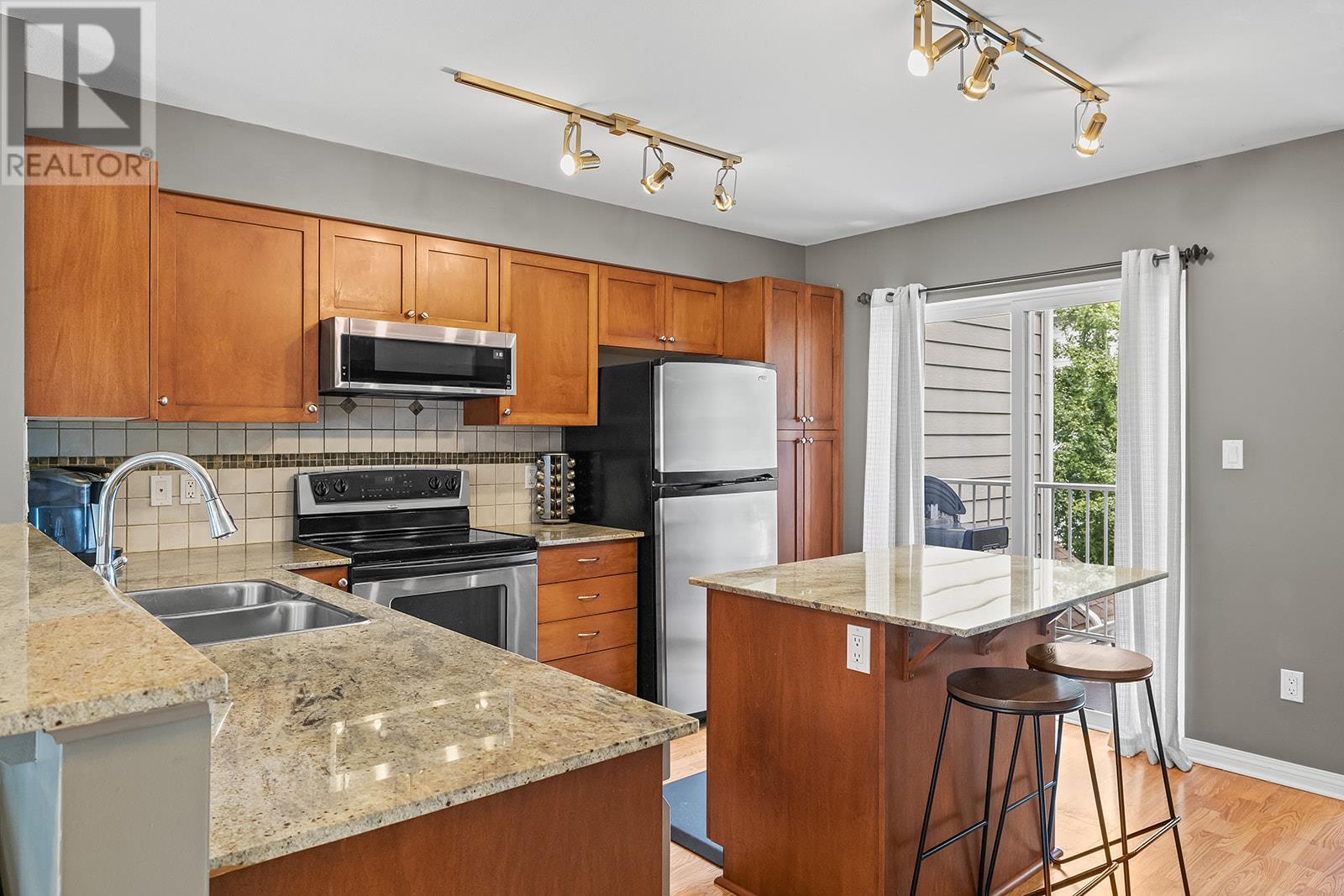 Photo 10 of 1853 Parkview Crescent Unit 4, Kelowna BC