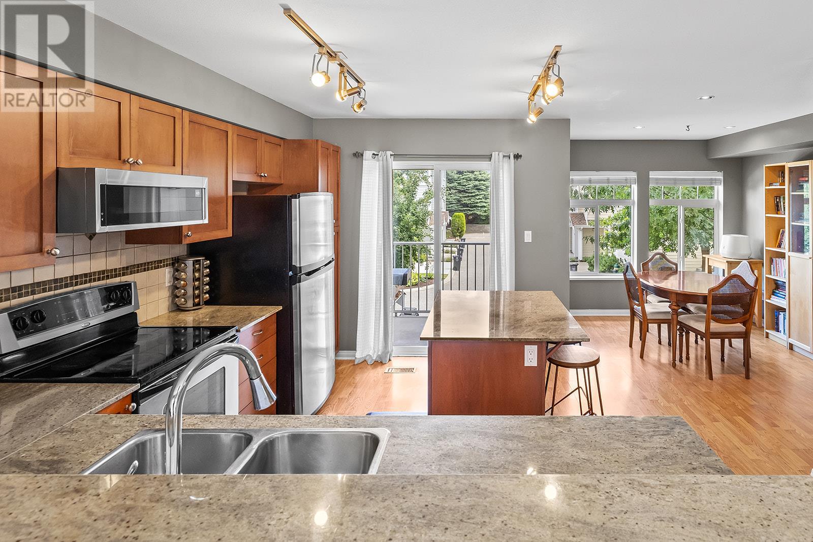 Photo 16 of 1853 Parkview Crescent Unit 4, Kelowna BC