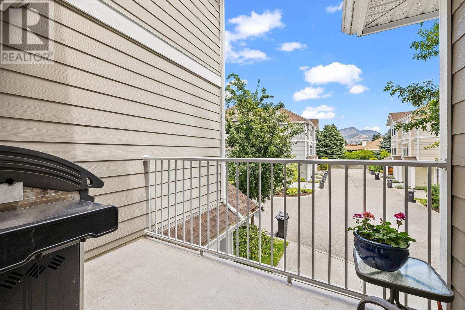 Photo 6 of 1853 Parkview Crescent Unit 4, Kelowna BC