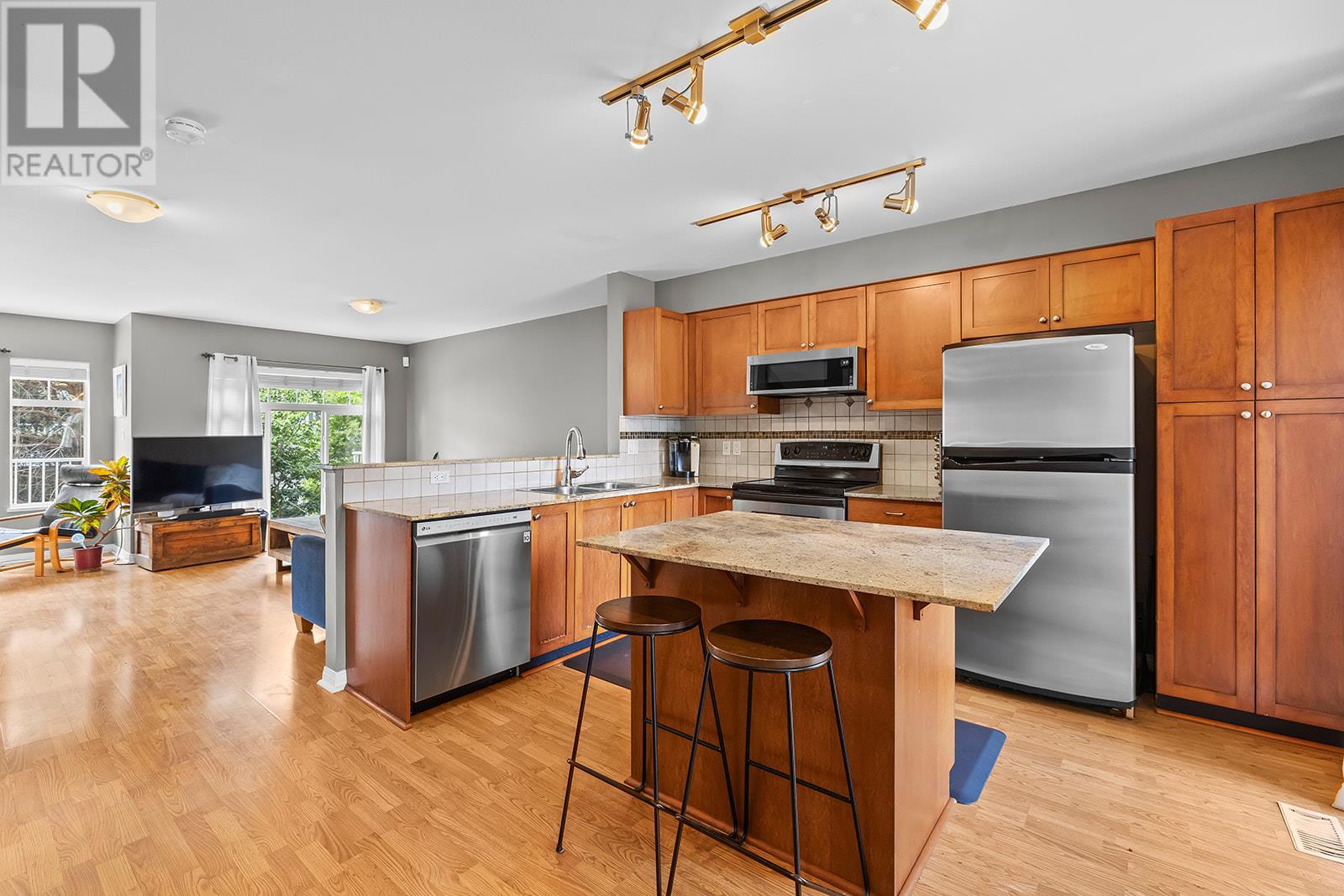 Photo 13 of 1853 Parkview Crescent Unit 4, Kelowna BC