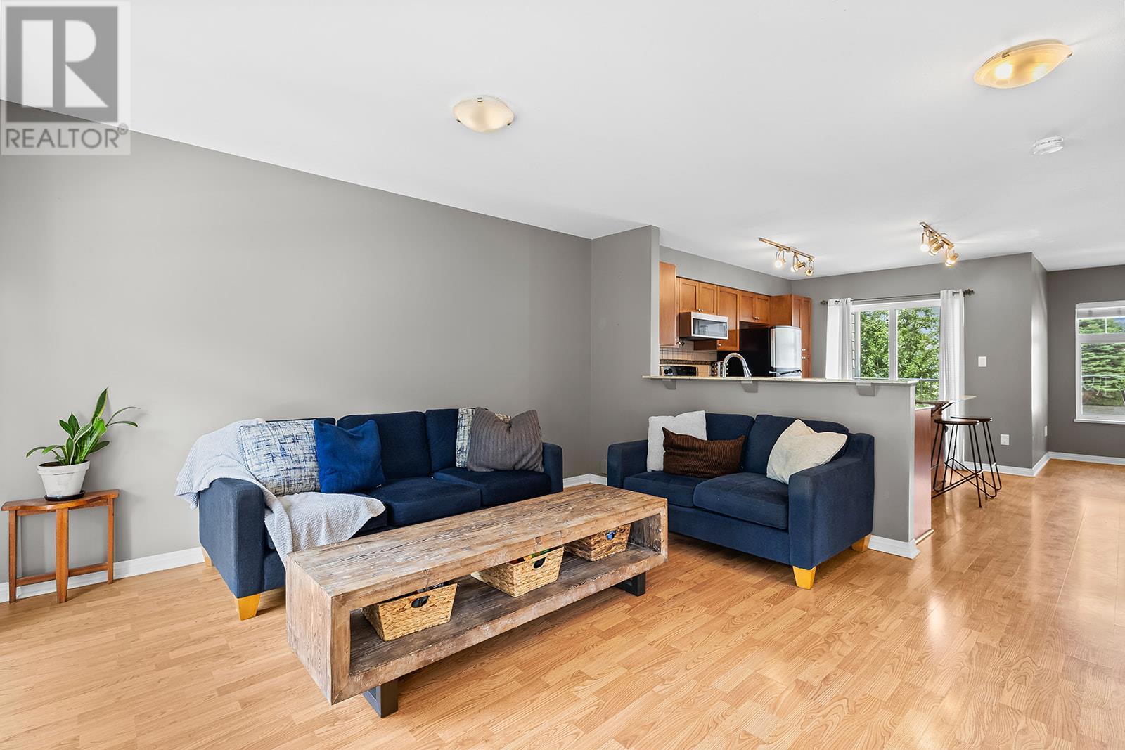 Photo 2 of 1853 Parkview Crescent Unit 4, Kelowna BC