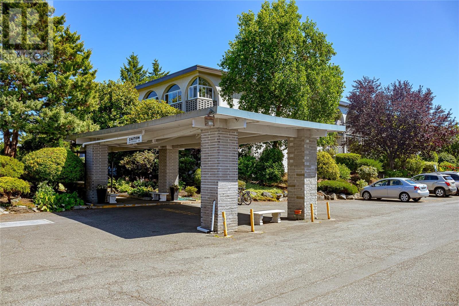212 2040 White Birch Road, Sidney