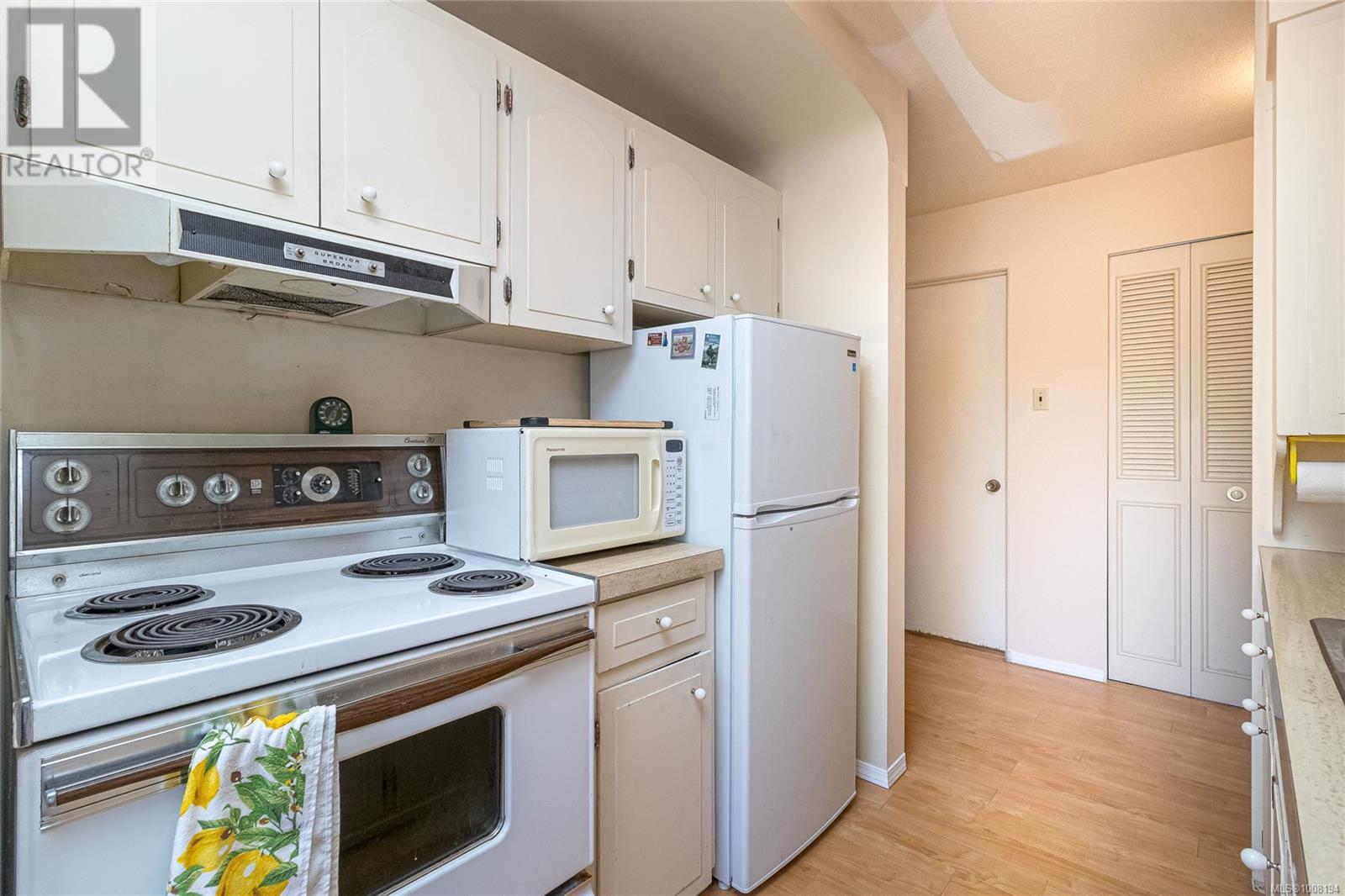 212 2040 White Birch Road, Sidney