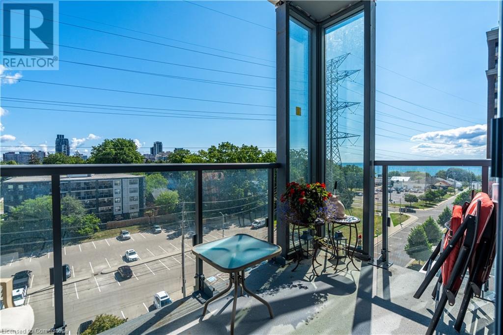 Photo 1 of 500 Brock Avenue Unit 604, Burlington ON