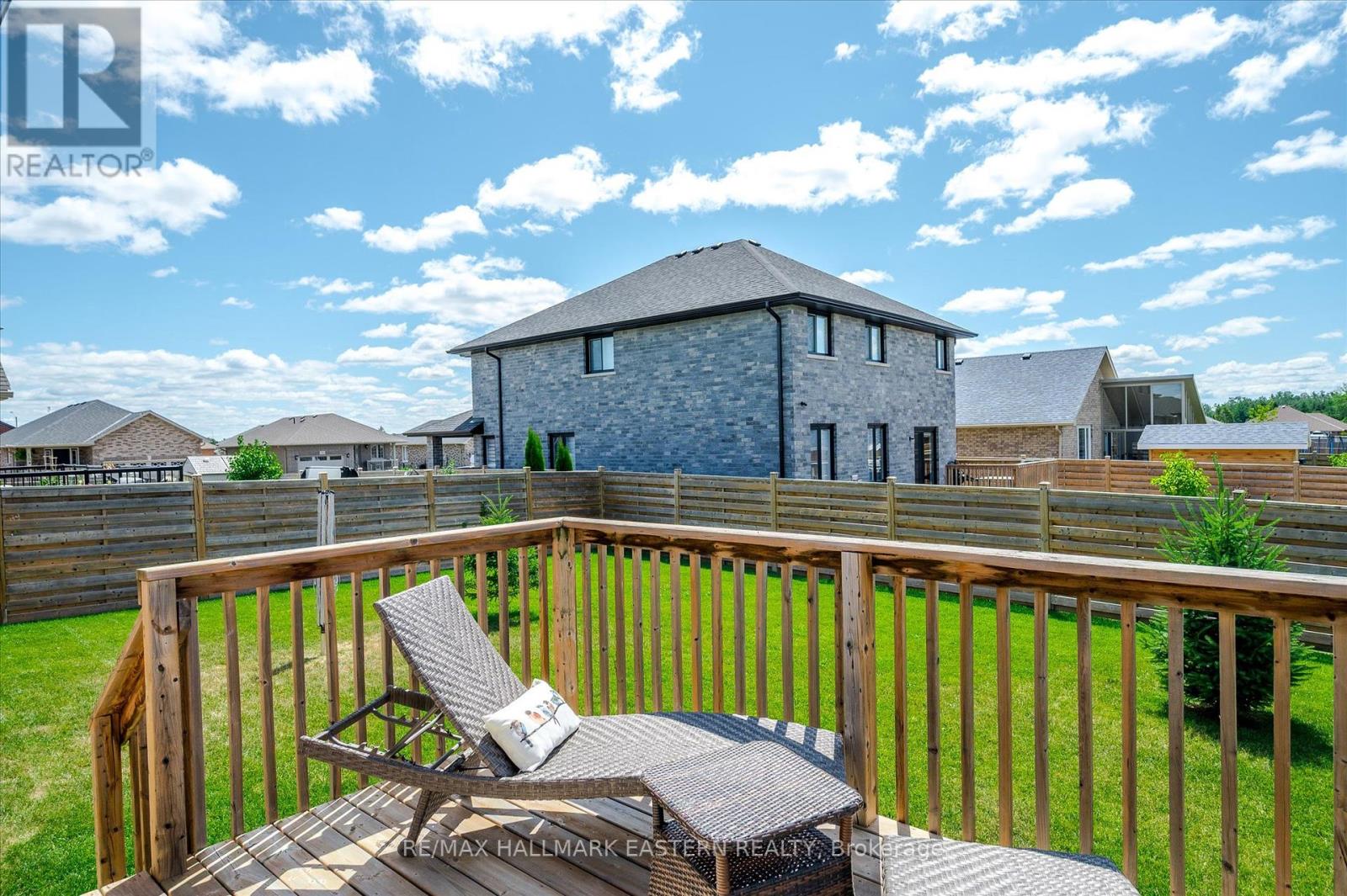 Photo 16 of 82 Darrell Drain Crescent, Asphodelnorwood ON