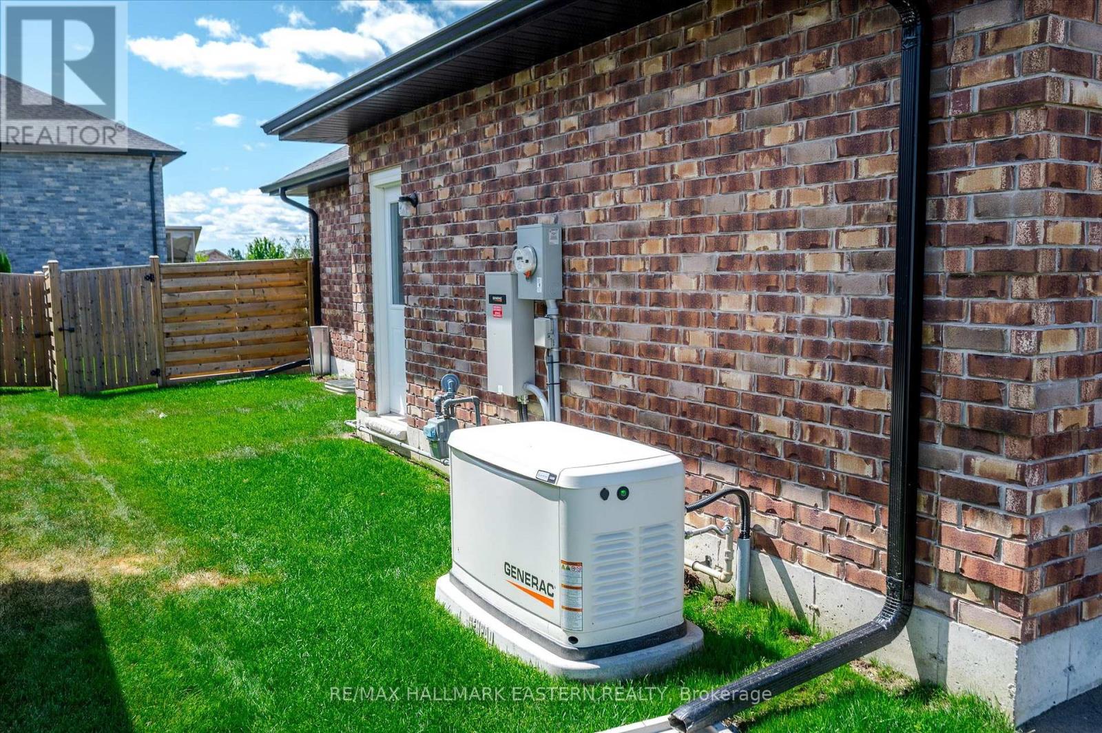 Photo 41 of 82 Darrell Drain Crescent, Asphodelnorwood ON