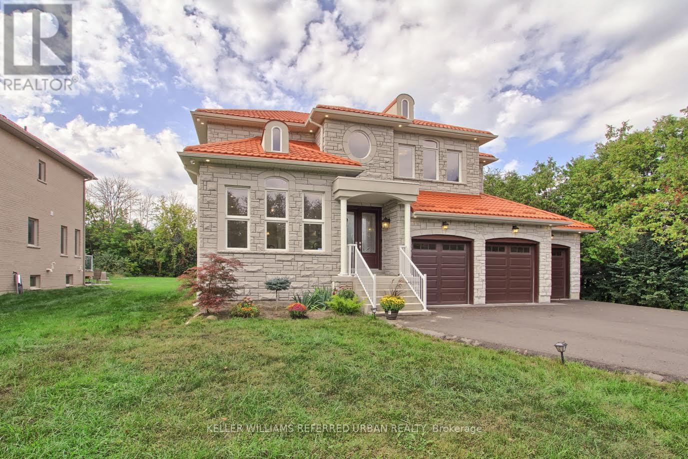 Photo 2 of 70 Brule Lakeway, Georgina ON