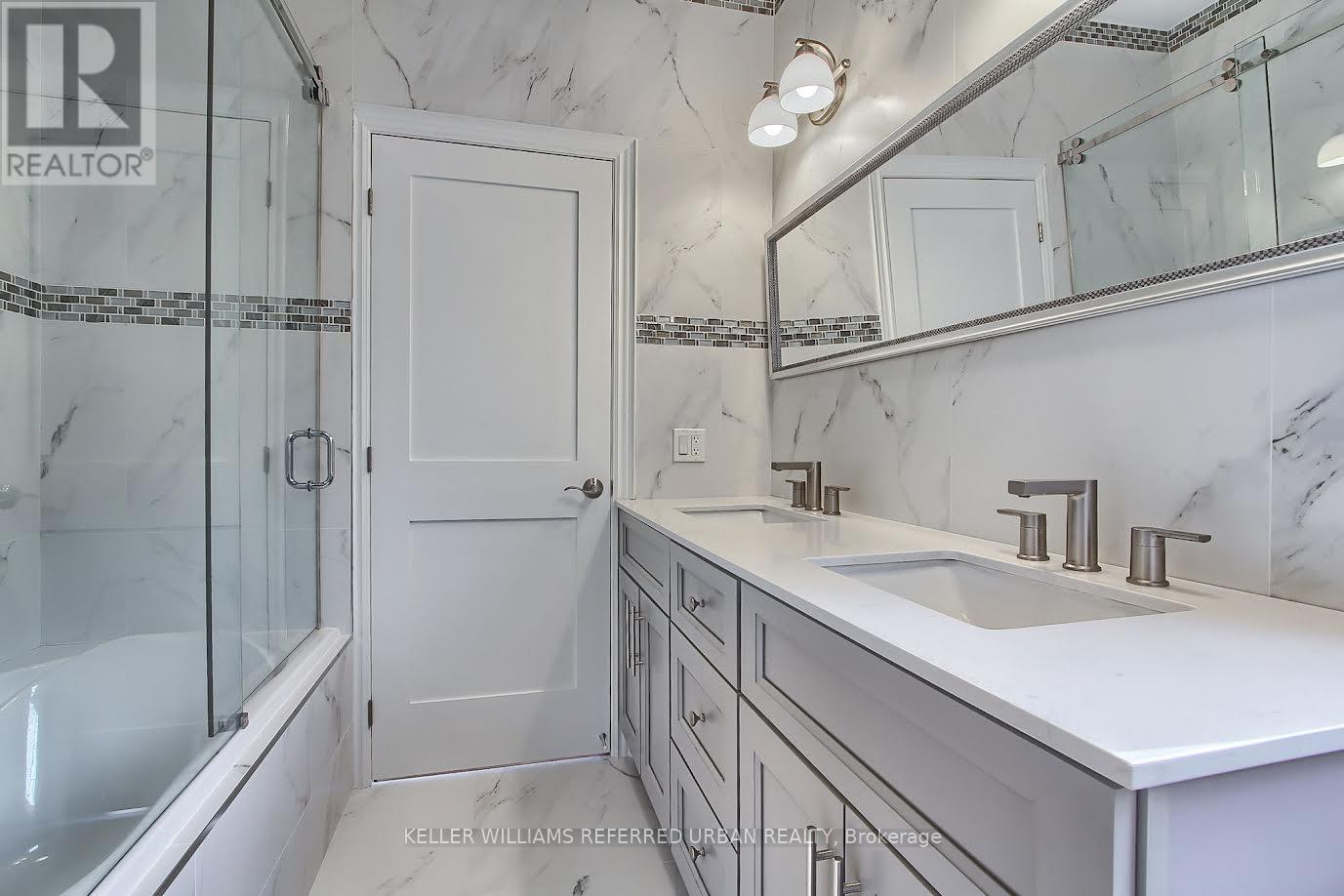 Photo 33 of 70 Brule Lakeway, Georgina ON