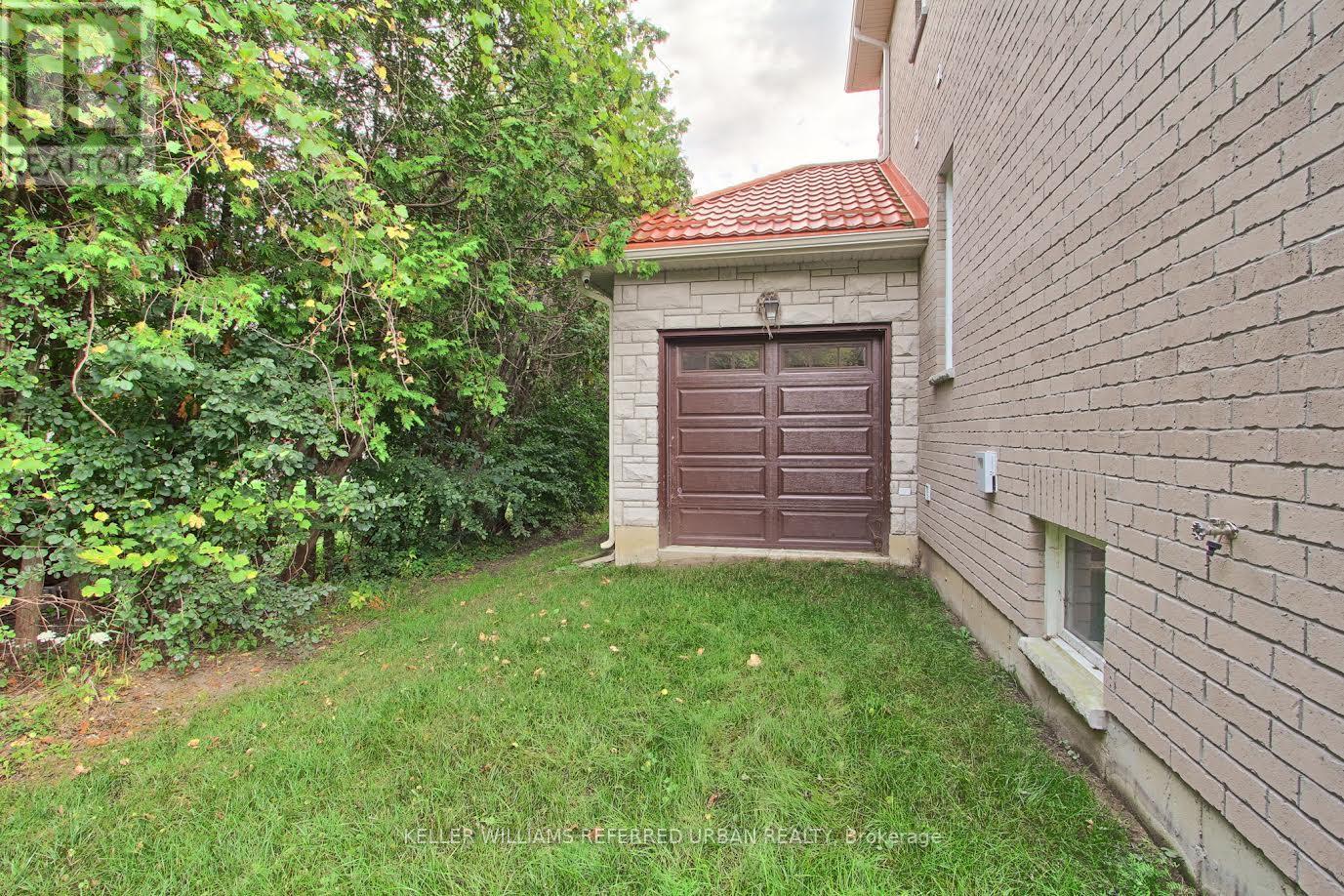 Photo 37 of 70 Brule Lakeway, Georgina ON