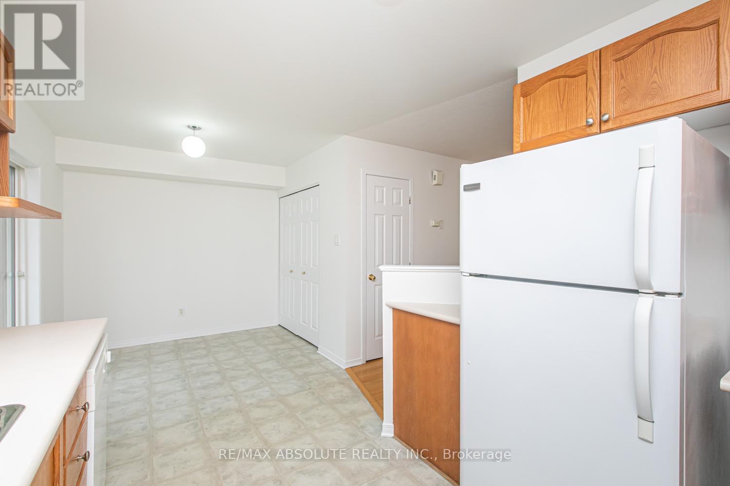 Photo 10 of 242 Gershwin Private, Ottawa ON