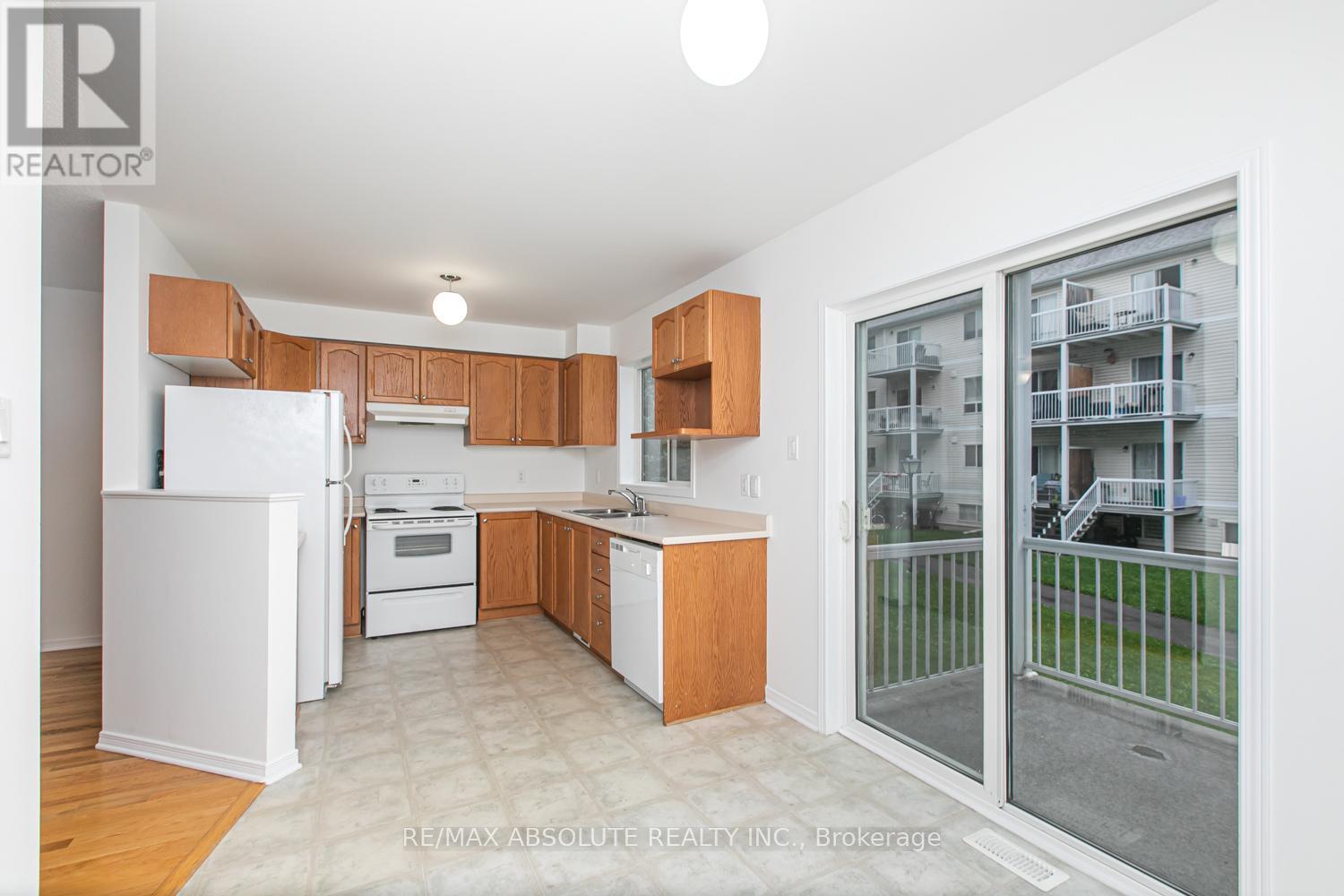 Photo 13 of 242 Gershwin Private, Ottawa ON