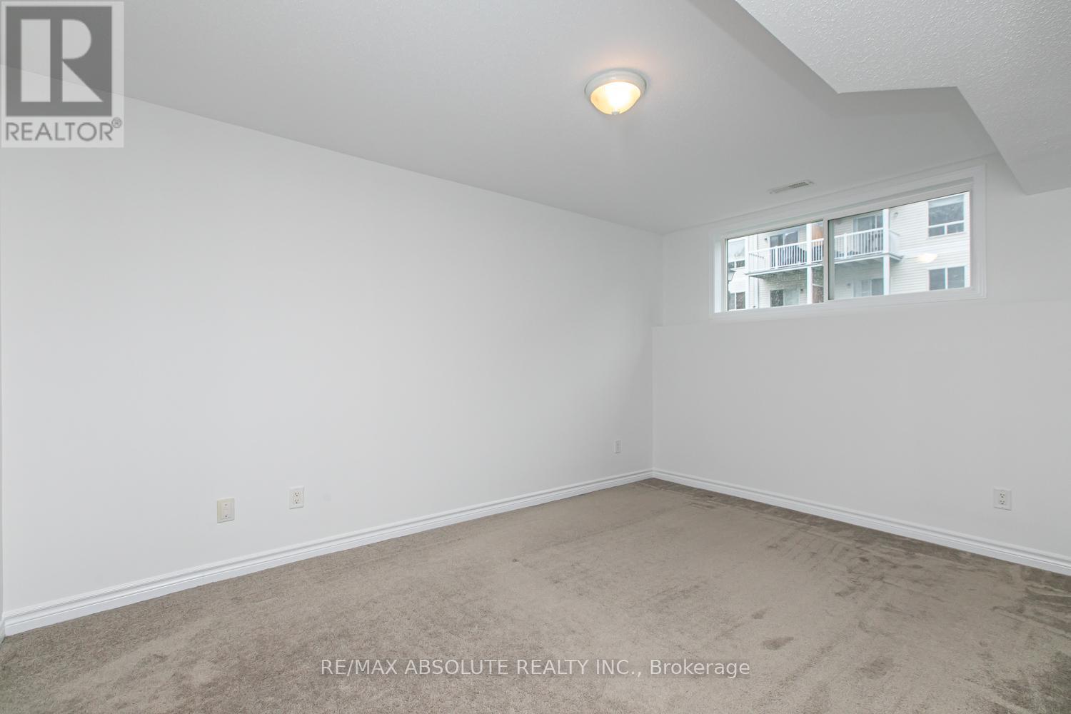 Photo 20 of 242 Gershwin Private, Ottawa ON