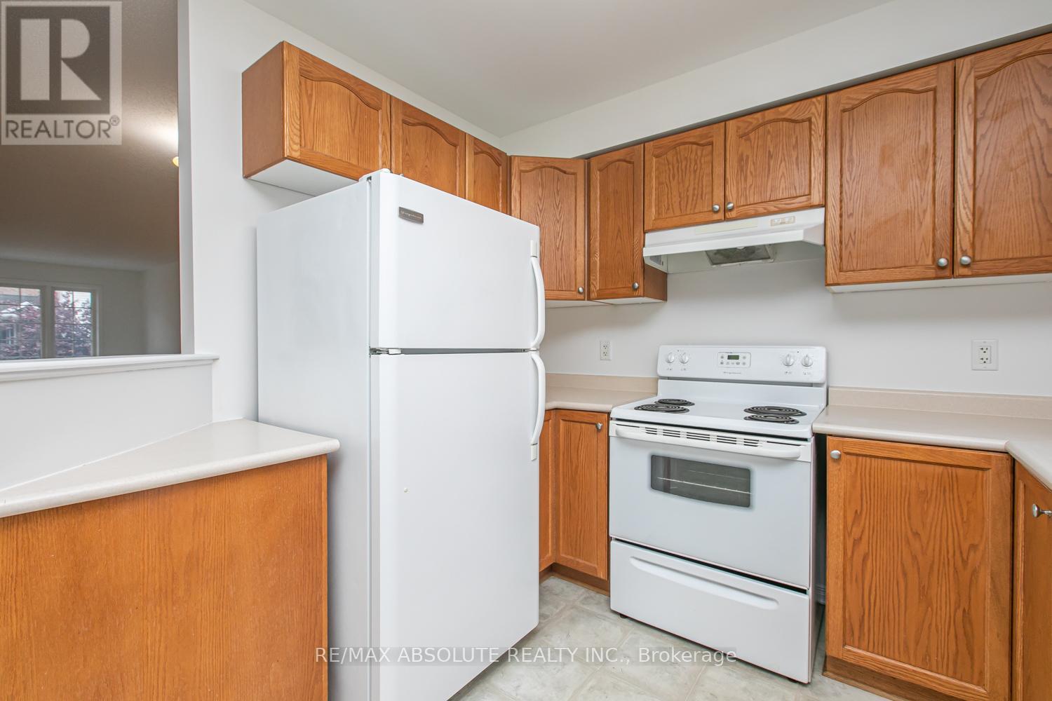 Photo 9 of 242 Gershwin Private, Ottawa ON