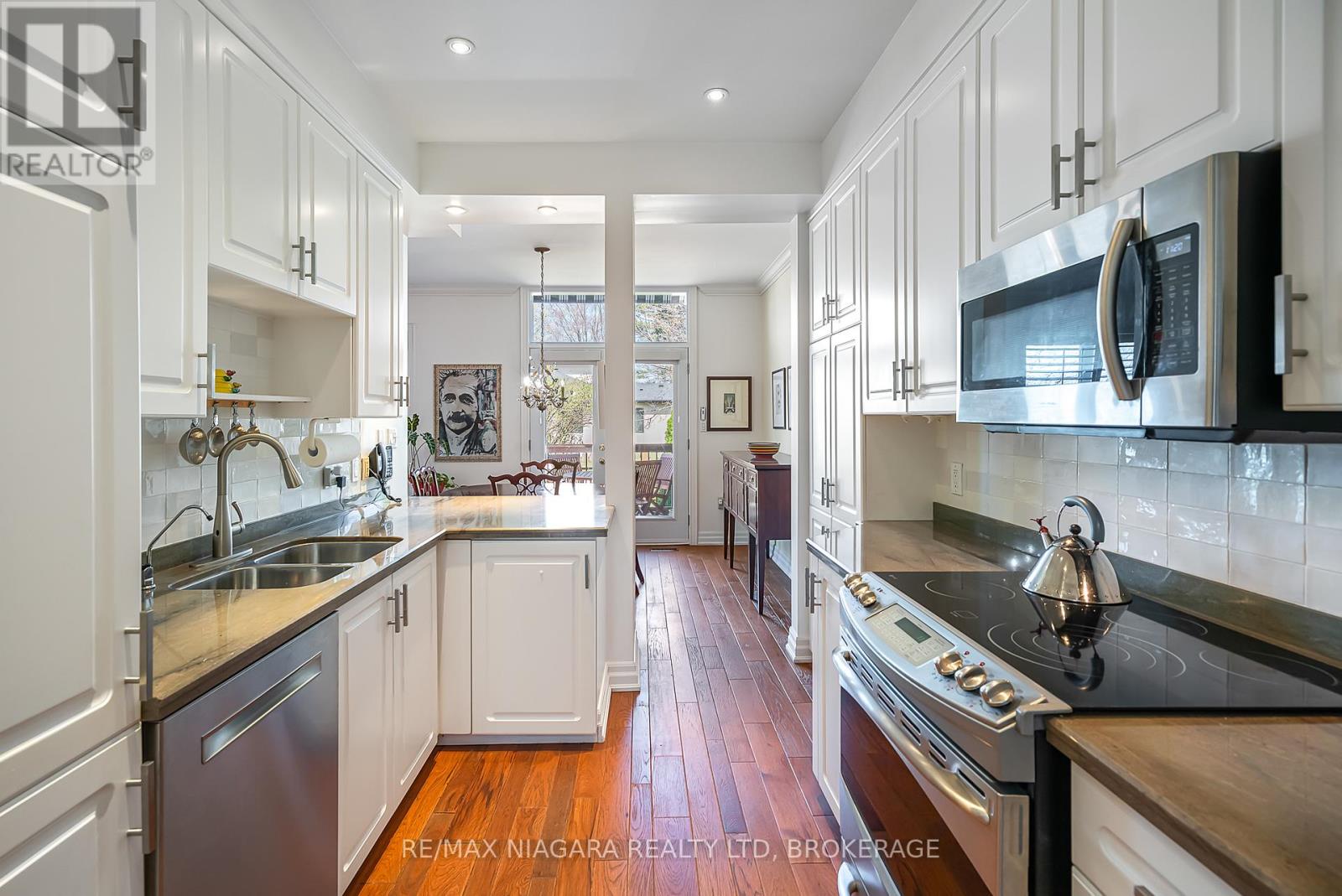 Photo 16 of 4 88 Lakeport Road, St Catharines ON