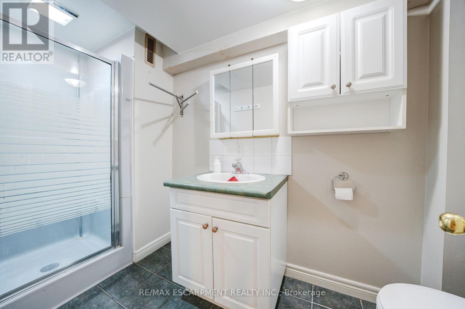 Photo 25 of 84 Jacobson Avenue, St Catharines ON