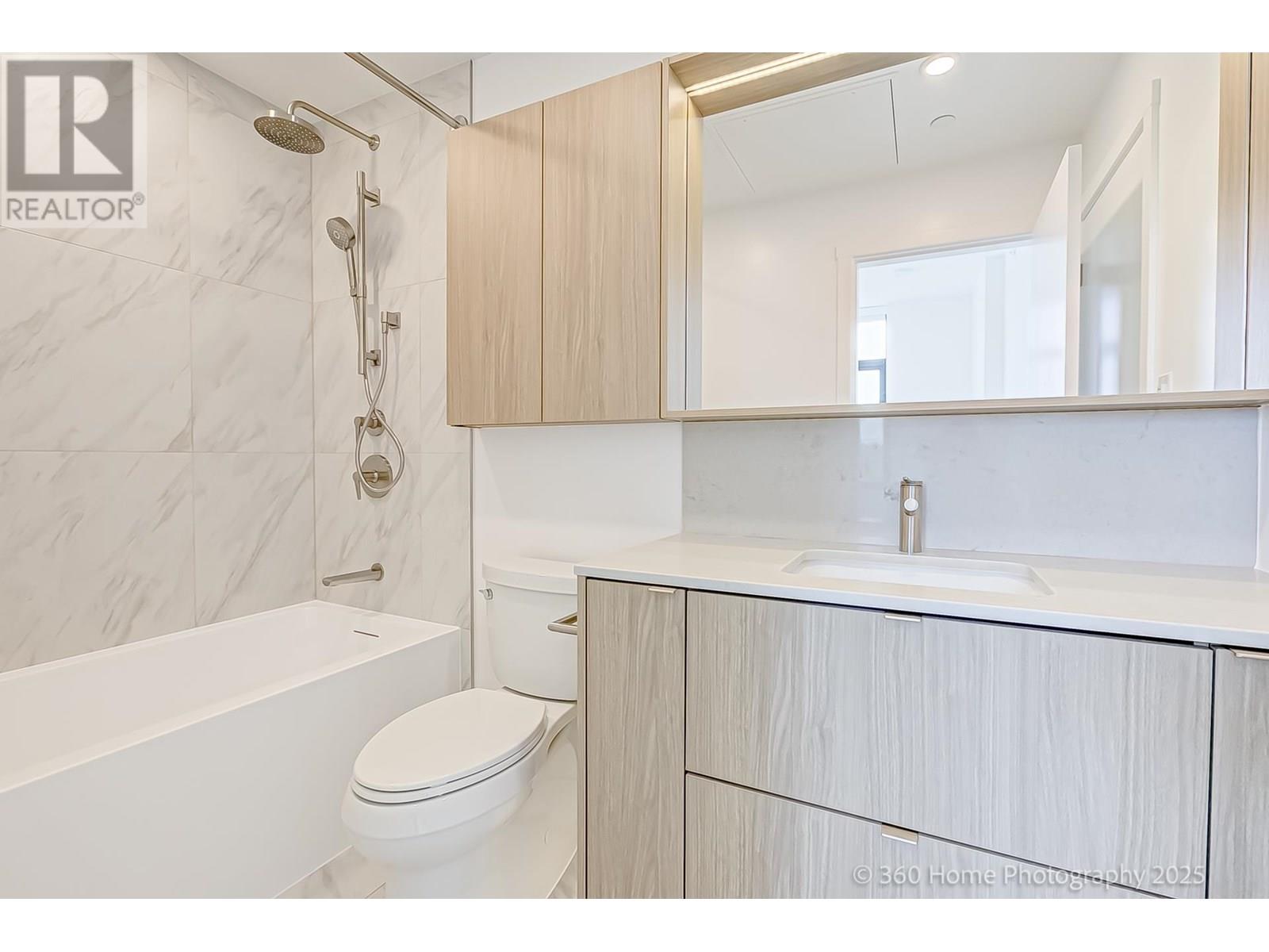 Photo 14 of 2304 626 Claremont Street, Coquitlam BC