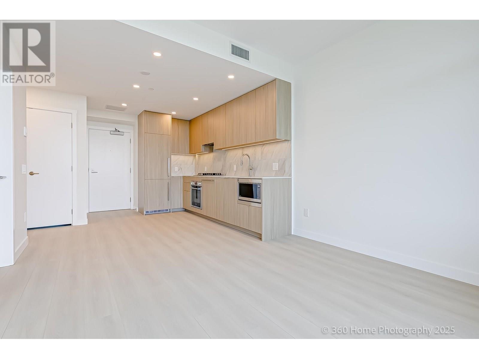 Photo 12 of 2304 626 Claremont Street, Coquitlam BC