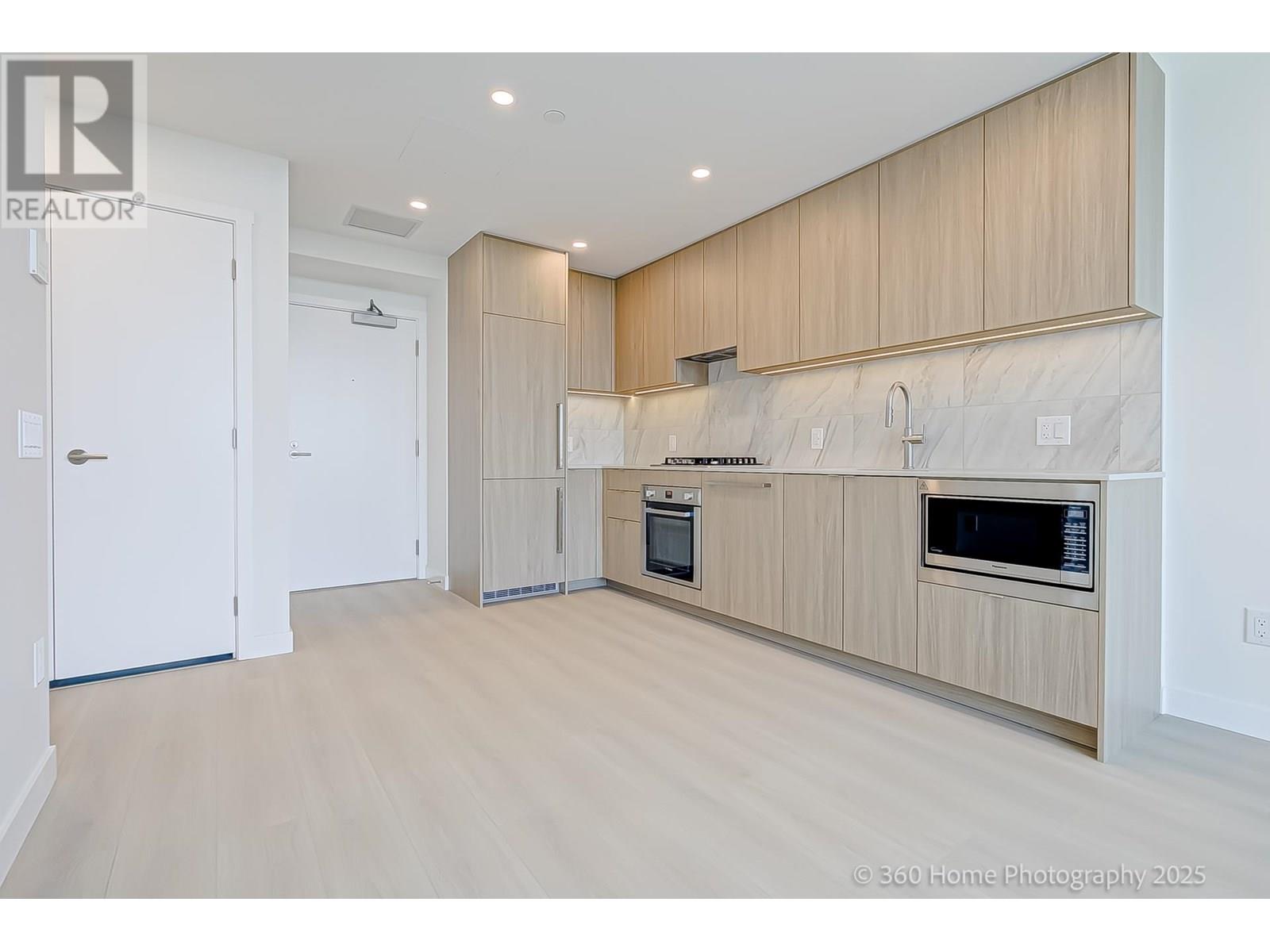 Photo 3 of 2304 626 Claremont Street, Coquitlam BC
