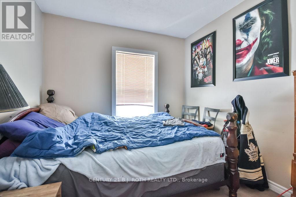 8 SUMMERSET PLACE - 29