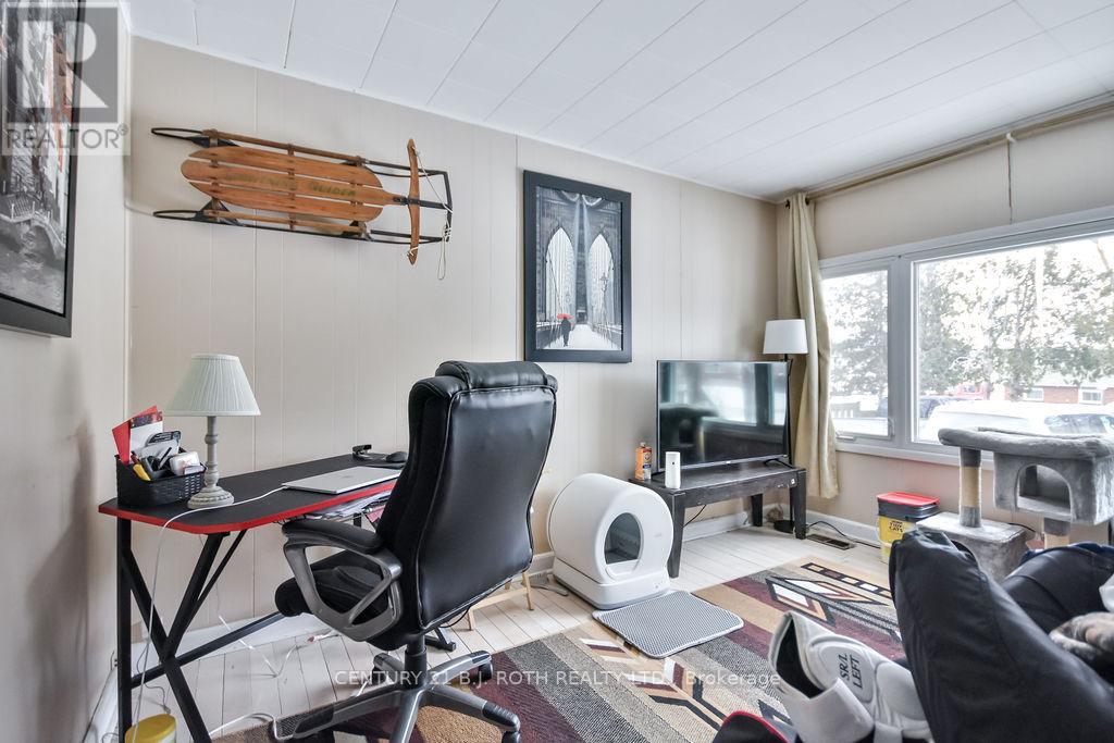 8 SUMMERSET PLACE - 20