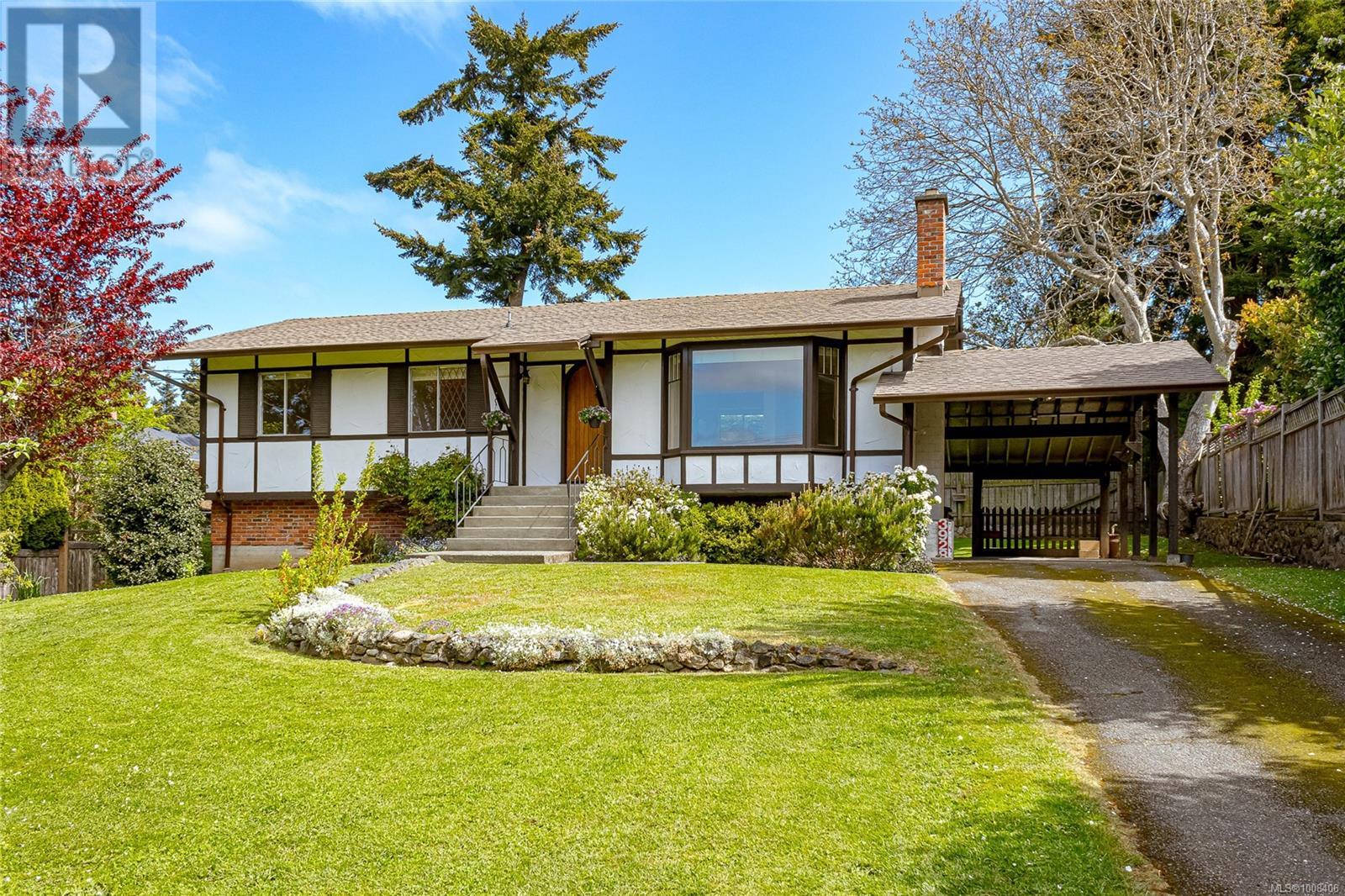 3928 CADBORO BAY RD - Image 3