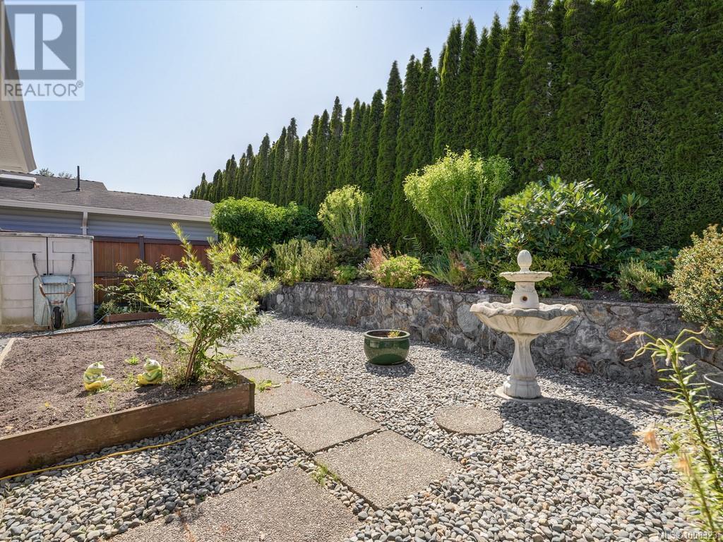 49 7570 Tetayut Road, Central Saanich