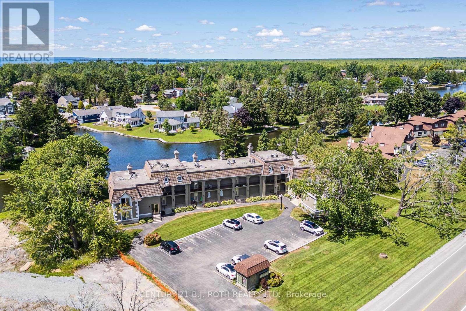 Photo 4 of 16 60 Laguna Parkway, Ramara ON