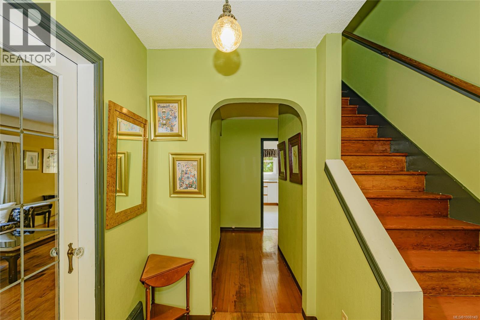 Photo 4 of 787 Newport Ave, Oak Bay BC