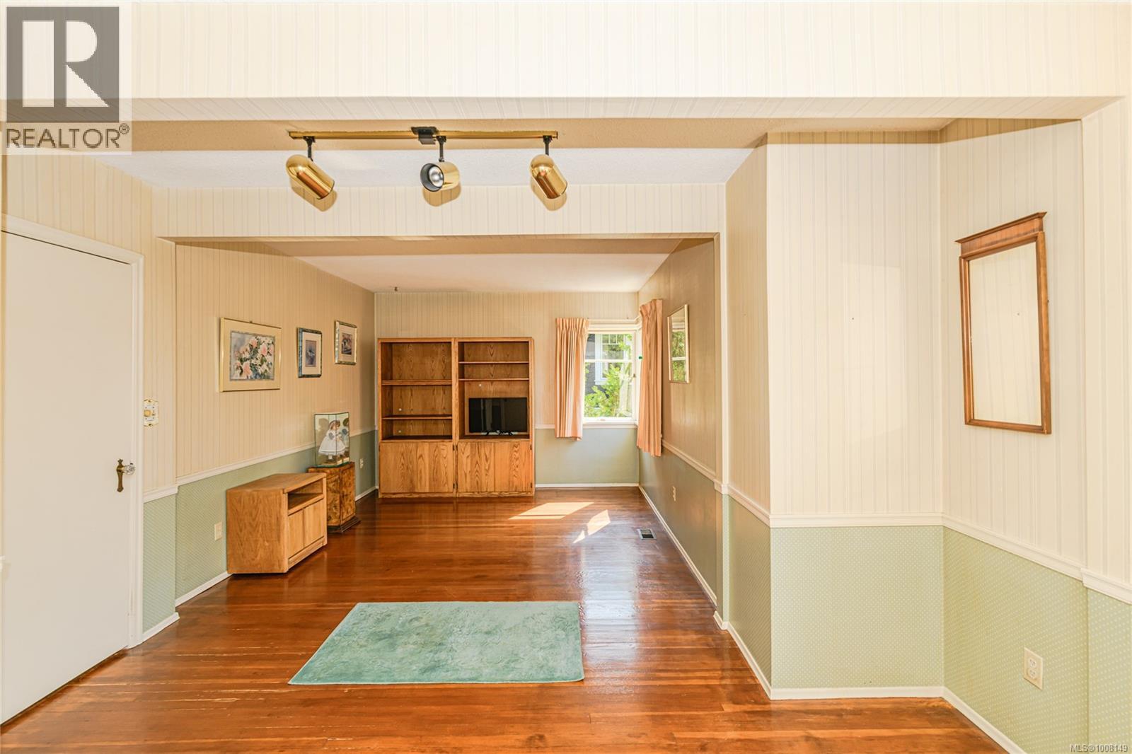 Photo 17 of 787 Newport Ave, Oak Bay BC